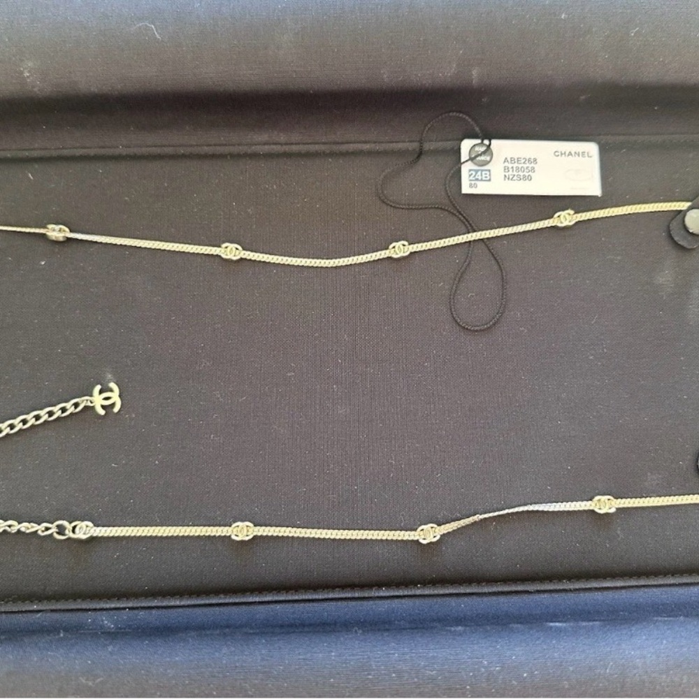 CHANEL Gold CC Belt/necklace w box/tag 80 cm